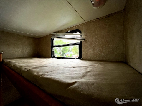 2009 Keystone Sprinter 264BHS RV Photo 4