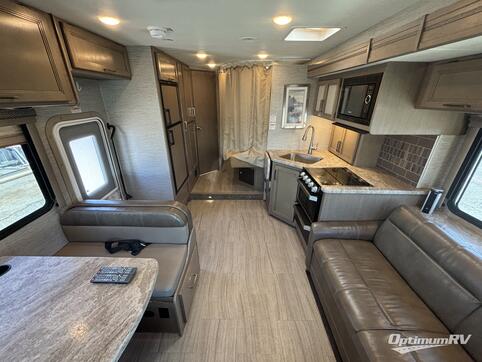 2019 Thor Daybreak 27DB RV Photo 3