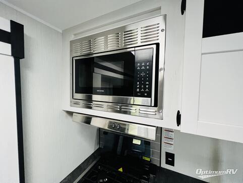 2025 Palomino Puma 25BHS RV Photo 3