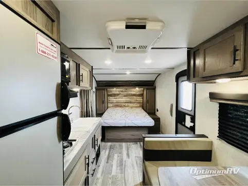 2022 Gulf Stream Grand River 248BH RV Photo 2