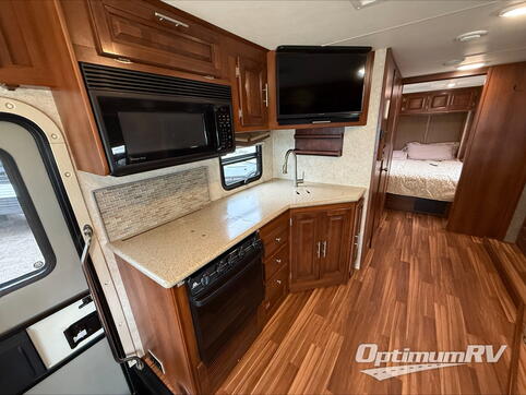 2015 Forest River Georgetown 270S RV Photo 3