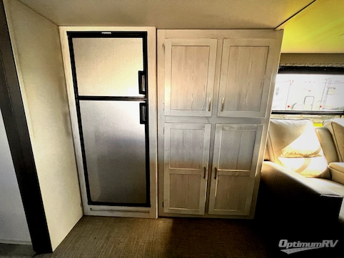 2021 Keystone Sprinter Limited 320MLS RV Photo 3
