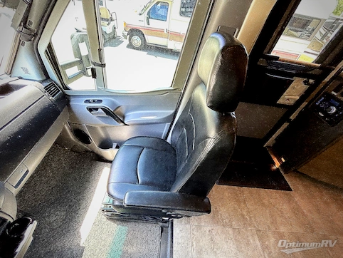 2016 Itasca Navion 24J RV Photo 2