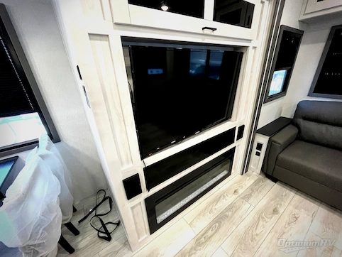 2025 East To West Tandara 386MB-OK RV Photo 2