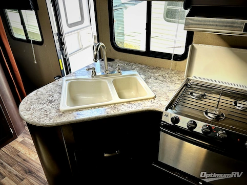 2015 Dutchmen Kodiak 223RBSL Express RV Photo 2