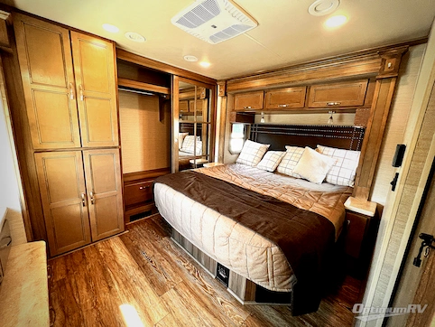 2018 Jayco Seneca 37HJ RV Photo 4