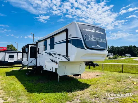 New 2025 Palomino Columbus 384RK Featured Photo