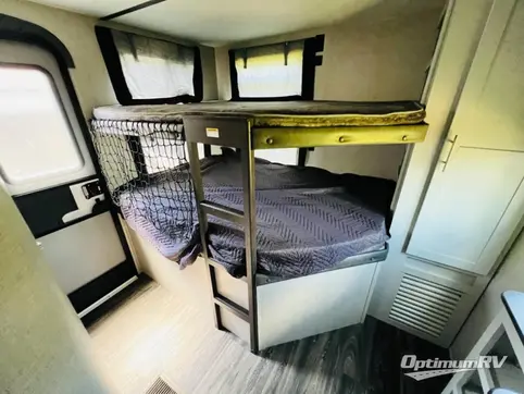 2020 Keystone Bullet 330BHS RV Photo 4