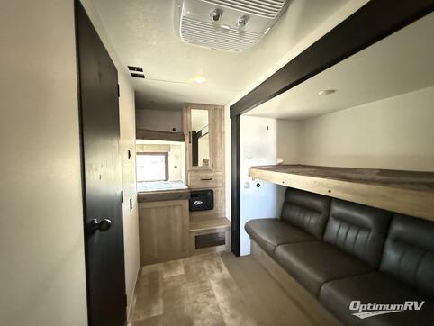 2025 Palomino Puma 32BH2B RV Photo 3