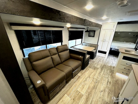 2025 Venture Sienna SA281VQB RV Photo 2