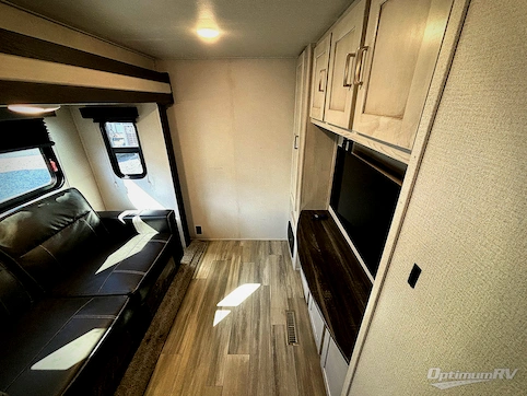 2022 Keystone Sprinter Limited 3590LFT RV Photo 3