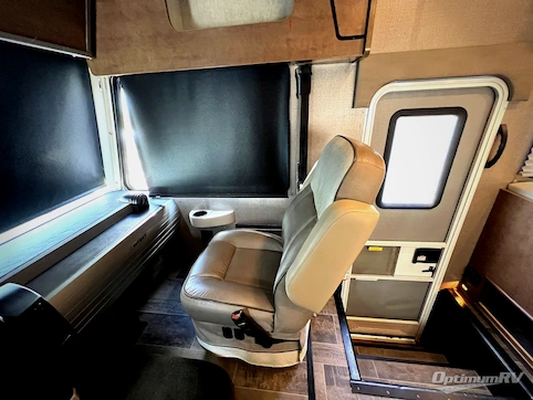 2018 Winnebago Intent 29L RV Photo 2