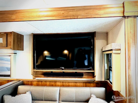 2020 Coachmen Mirada 35OS RV Photo 2