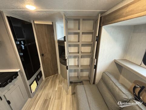 2025 Coachmen Clipper 5K Series 26BH RV Photo 3