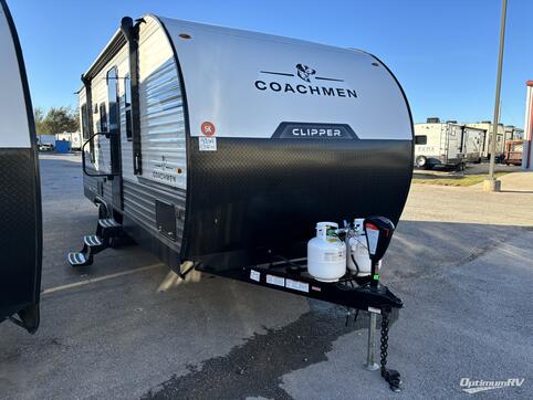 New 2025 Coachmen Clipper 5K Series 242MK Featured Photo