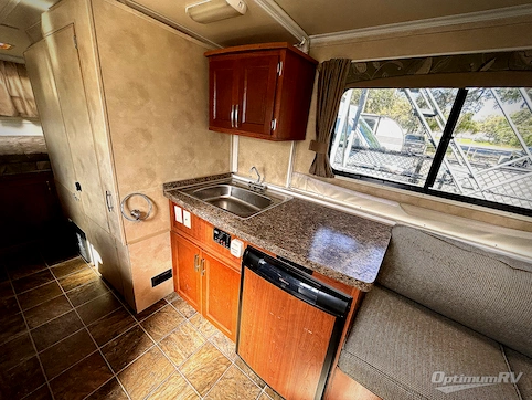 2013 TrailManor Classic Series 2720SD RV Photo 4