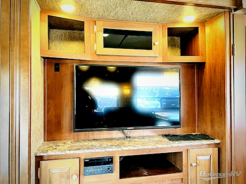 2016 Dutchmen Denali 307RLS RV Photo 2