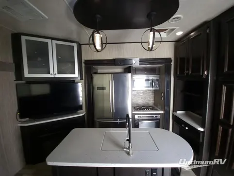 2018 Heartland Road Warrior 426 RV Photo 3