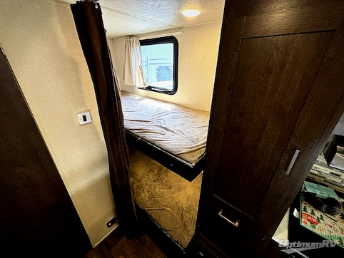 2018 Forest River Wildwood X-Lite 201BHXL RV Photo 4
