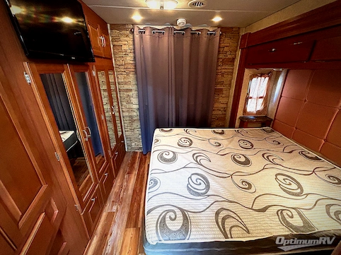 2012 Forest River Georgetown XL 378TS RV Photo 4