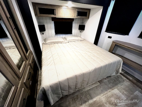 2025 Palomino Puma Destination 420LFT RV Floorplan Photo