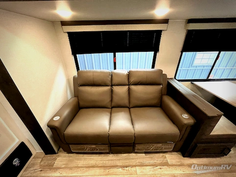 2025 Venture Sienna SA271VBH RV Photo 4