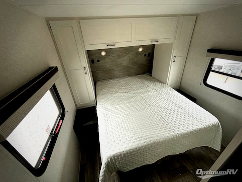2025 Venture Sienna SA271VBH RV Photo 3