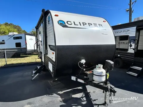 Used 2020 Coachmen Clipper Ultra-Lite 17FQS Featured Photo