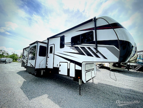 Used 2022 Alliance Valor 42V13 Featured Photo