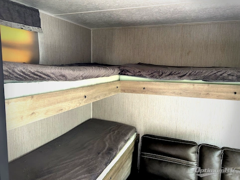 2022 Palomino Puma 28BHSS RV Photo 3