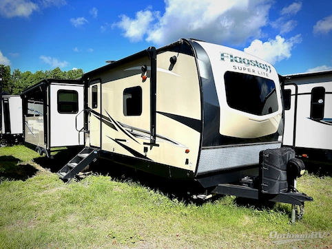 Used 2022 Forest River Flagstaff Super Lite 29RLBS Featured Photo