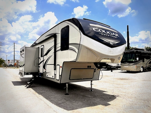 Used 2020 Keystone Cougar Half-Ton 29RKS Featured Photo