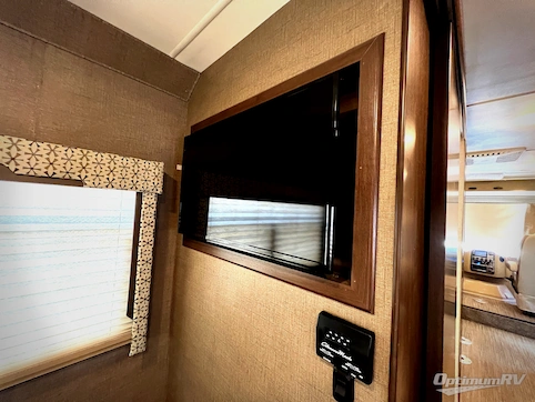 2017 Thor Axis 25.2 RV Photo 4