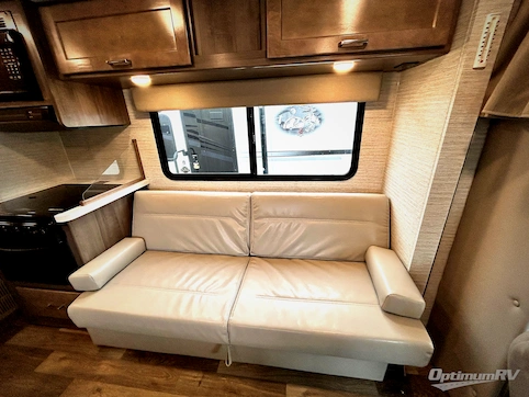 2022 Winnebago Minnie Winnie 31H RV Photo 2