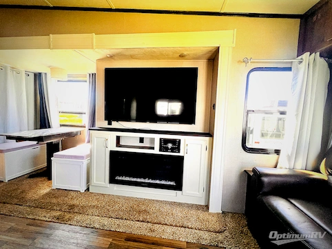 2018 Coachmen Chaparral 392MBL RV Photo 2