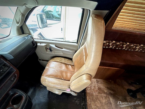 2015 Coachmen Leprechaun 260DS Ford 450 RV Photo 3