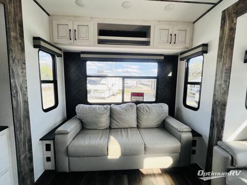 2022 Heartland Bighorn Traveler 35BK RV Photo 2