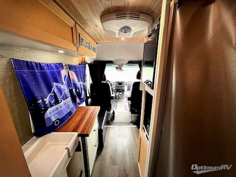 2016 Mercedes Benz Sprinter 2500 RV Photo 3