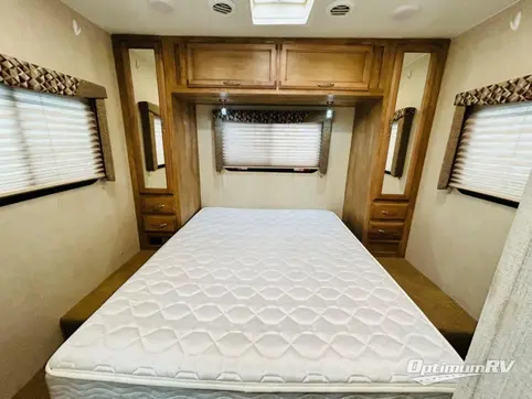 2017 Gulf Stream Conquest 3616 RV Photo 3