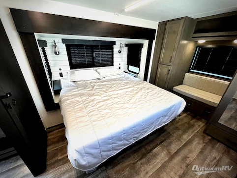 2025 Forest River Cherokee Arctic Wolf Suite 3650SUITE RV Photo 4