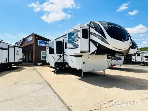 New 2024 Grand Design Solitude 380FL Featured Photo