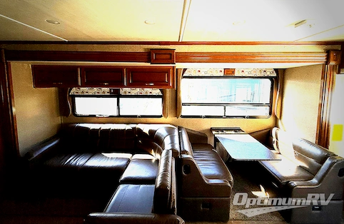 2018 Fleetwood Bounder 34S RV Photo 2