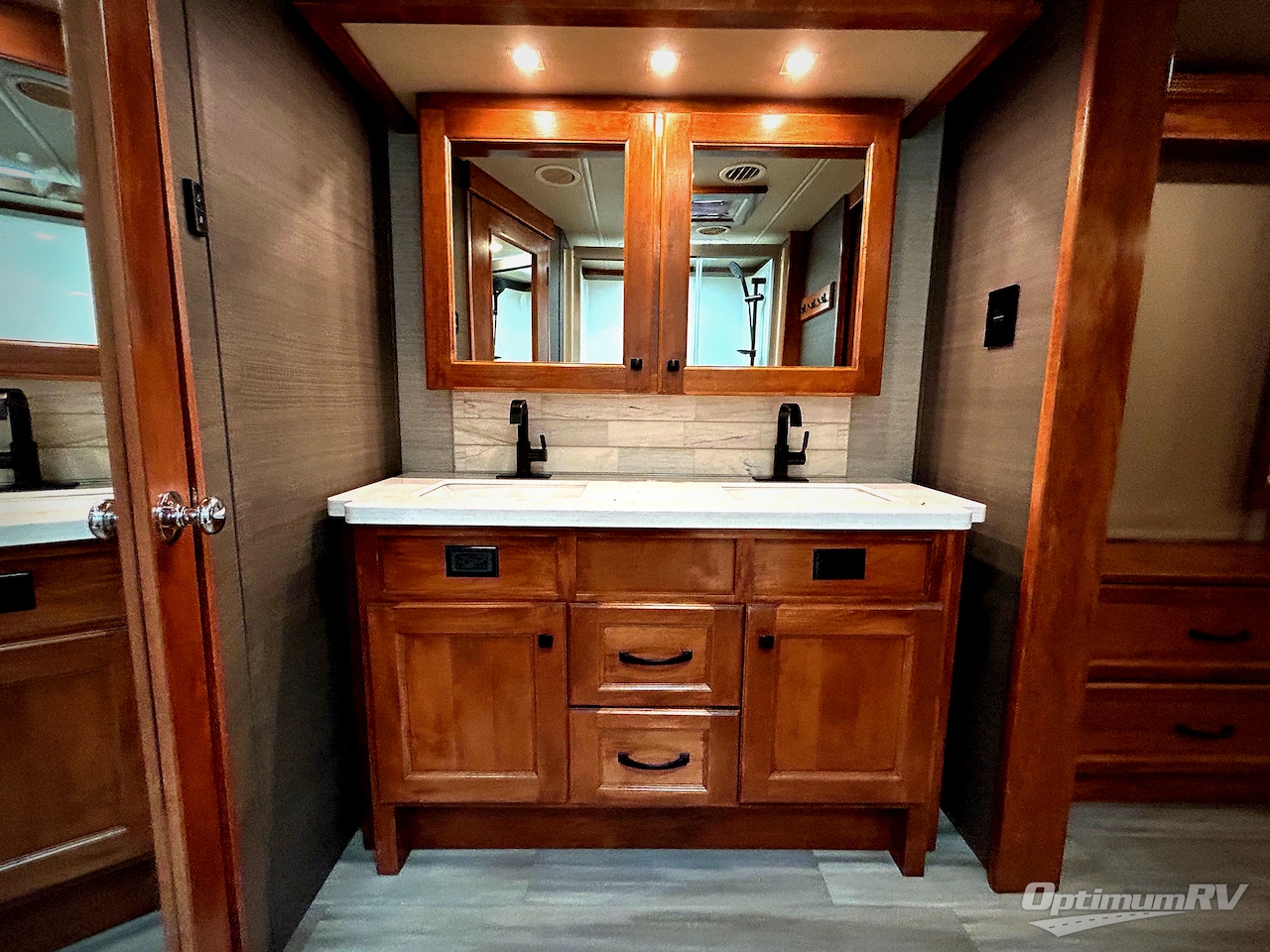 2024 VanLeigh Beacon 41LKB Photo 11
