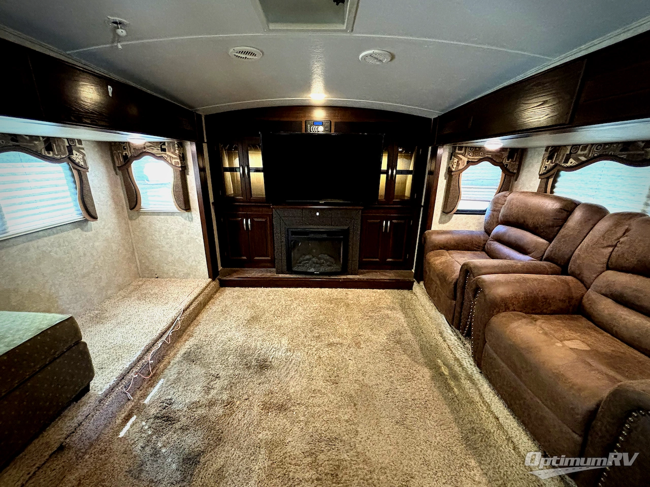 2014 Keystone Mountaineer 375FLF Photo 6