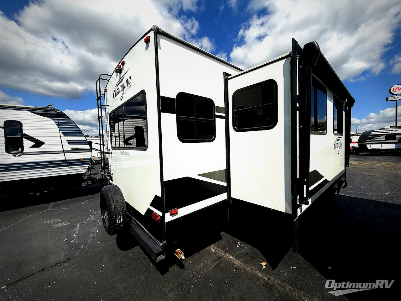 2020 Grand Design Imagine 2970RL Photo 2