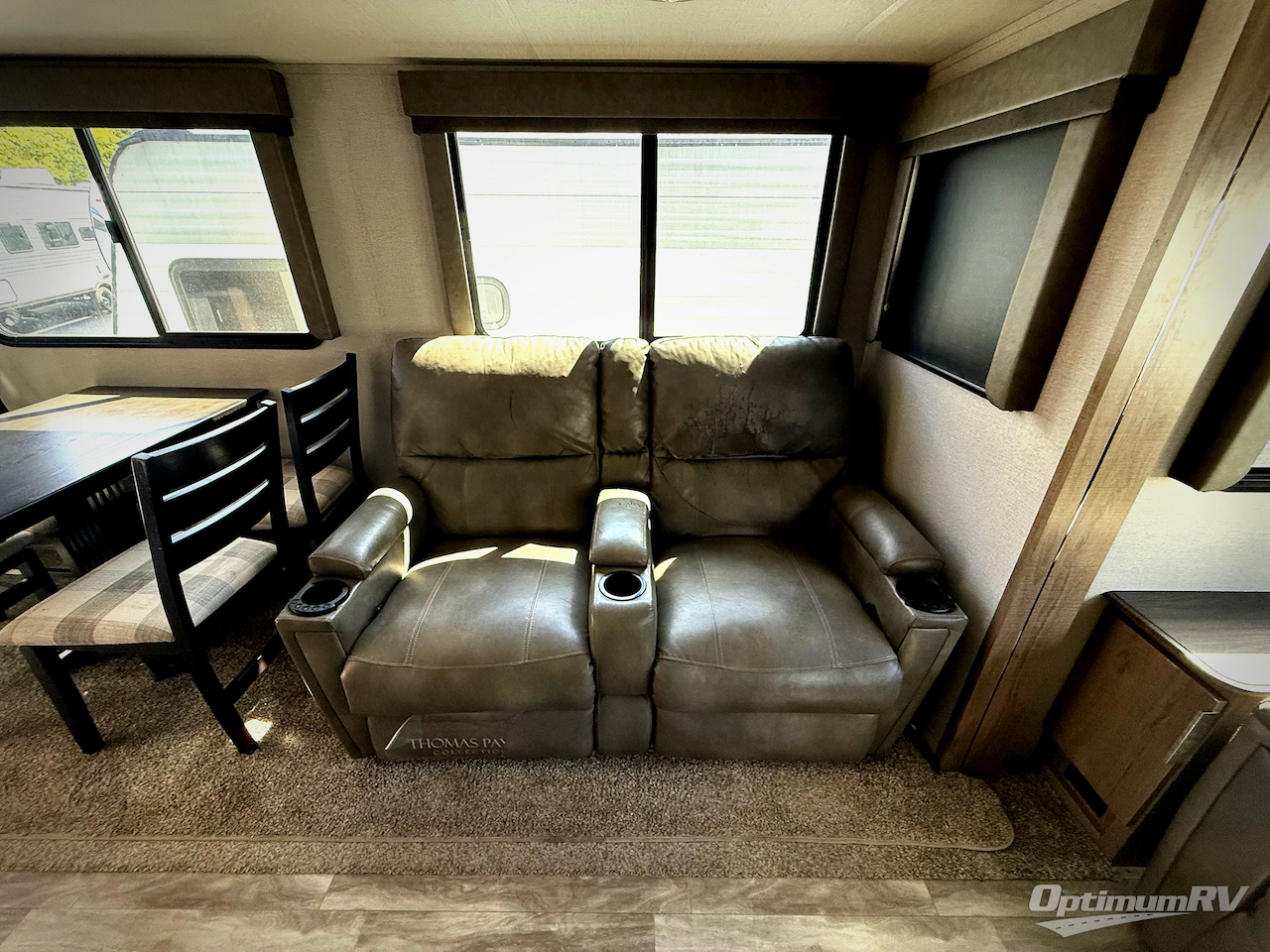 2020 Grand Design Imagine 2970RL Photo 6