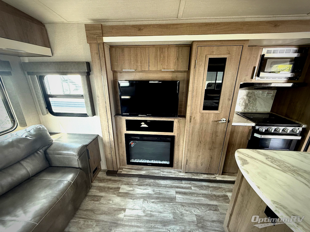 2020 Grand Design Imagine 2970RL Photo 8