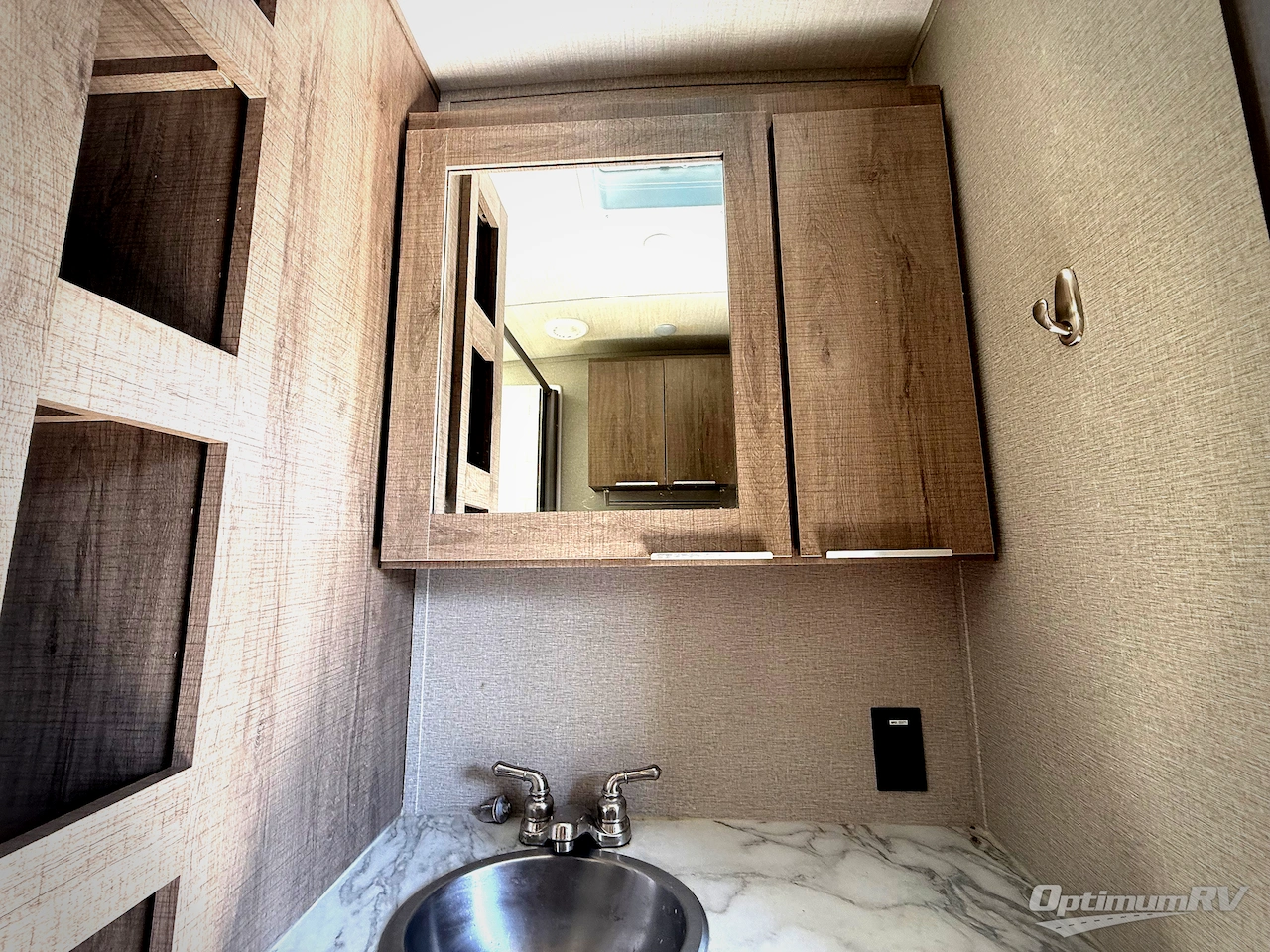 2020 Grand Design Imagine 2970RL Photo 15