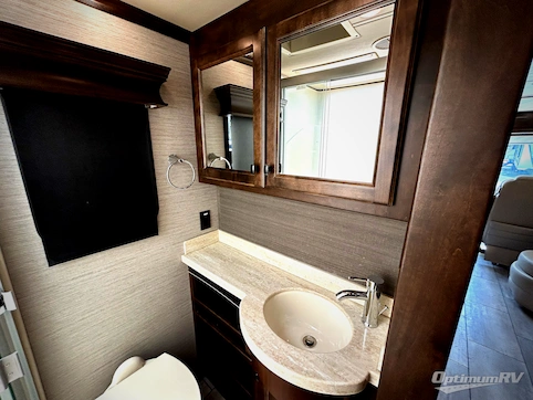 2020 Tiffin Allegro Breeze 31 BR RV Photo 4
