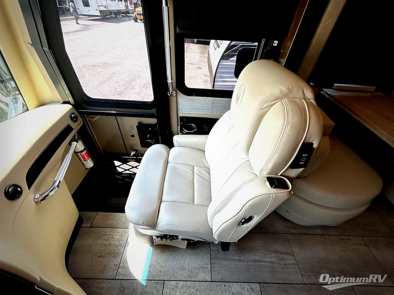 2020 Tiffin Allegro Breeze 31 BR Photo 9